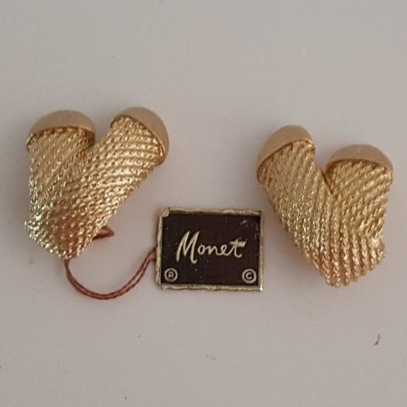 Vintage MONET Signed Textured Gold Tone Earrings Clip-on - Picture 2 of 11